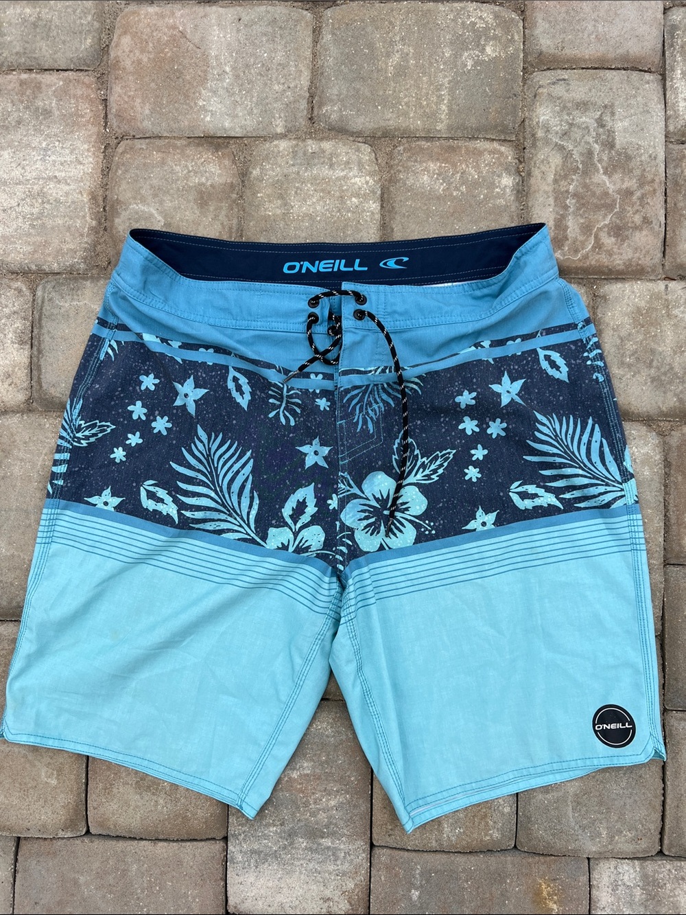 O'Neill Light Blue and Navy Floral Men’s Boardshorts